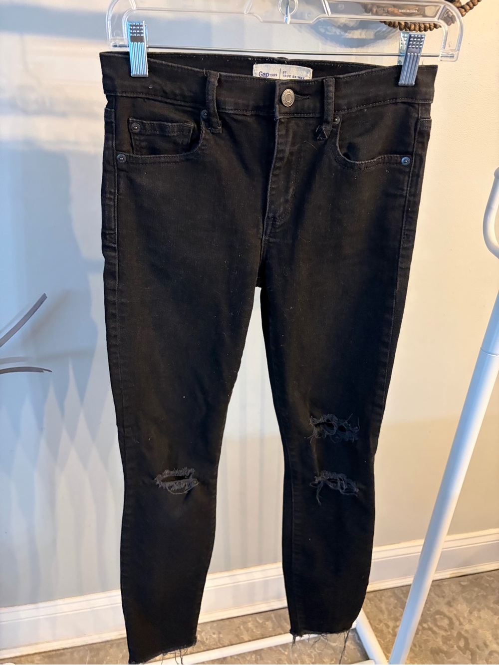 GAP Black True Skinny Ripped Women's Jeans size 27
